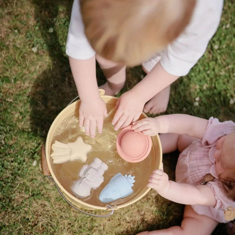 Jouet de bain Space, lot de 4 – Mushie. – Image 2